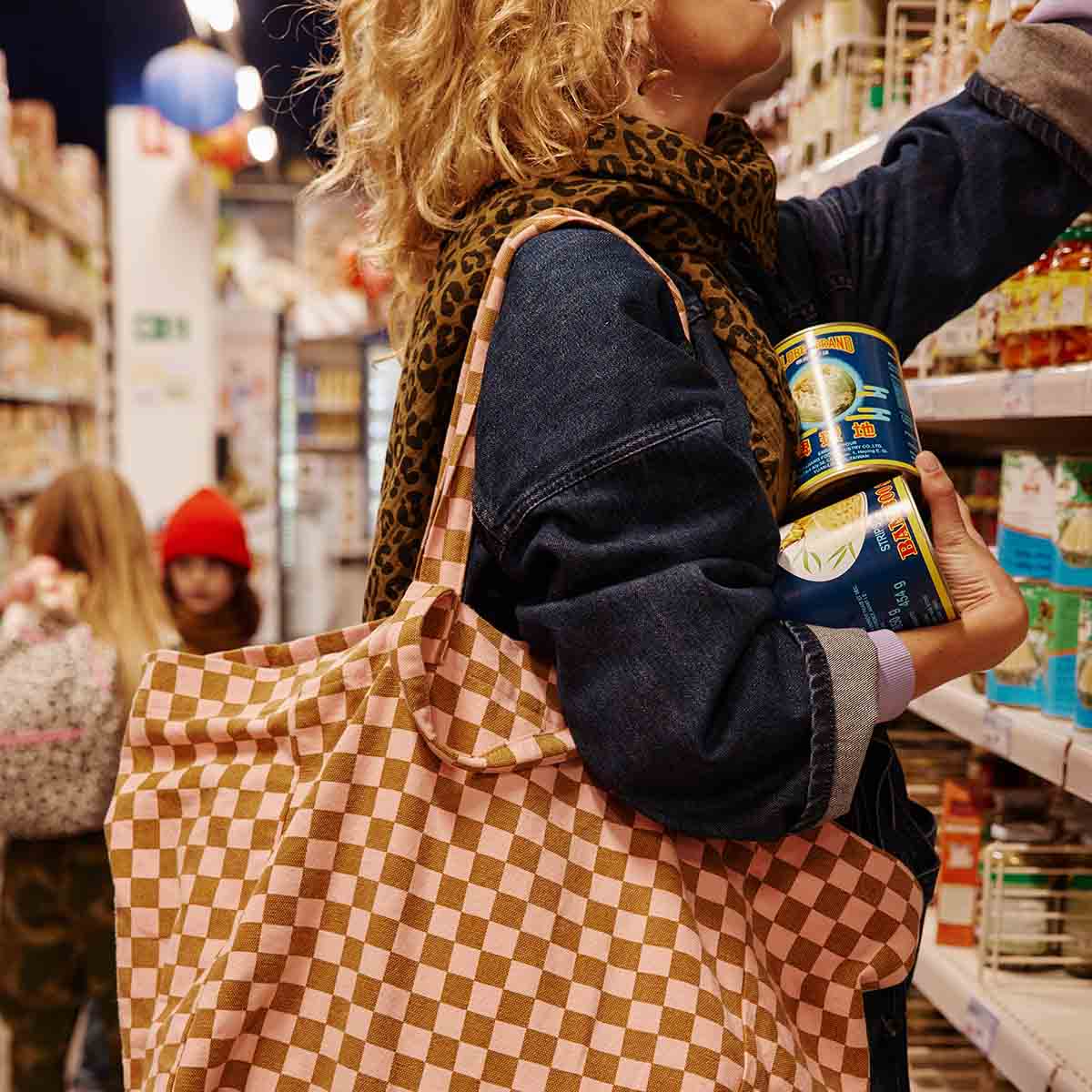 ELISA TOTE BAG CHECKERBOARD CARAMEL AND STRAWBERRY