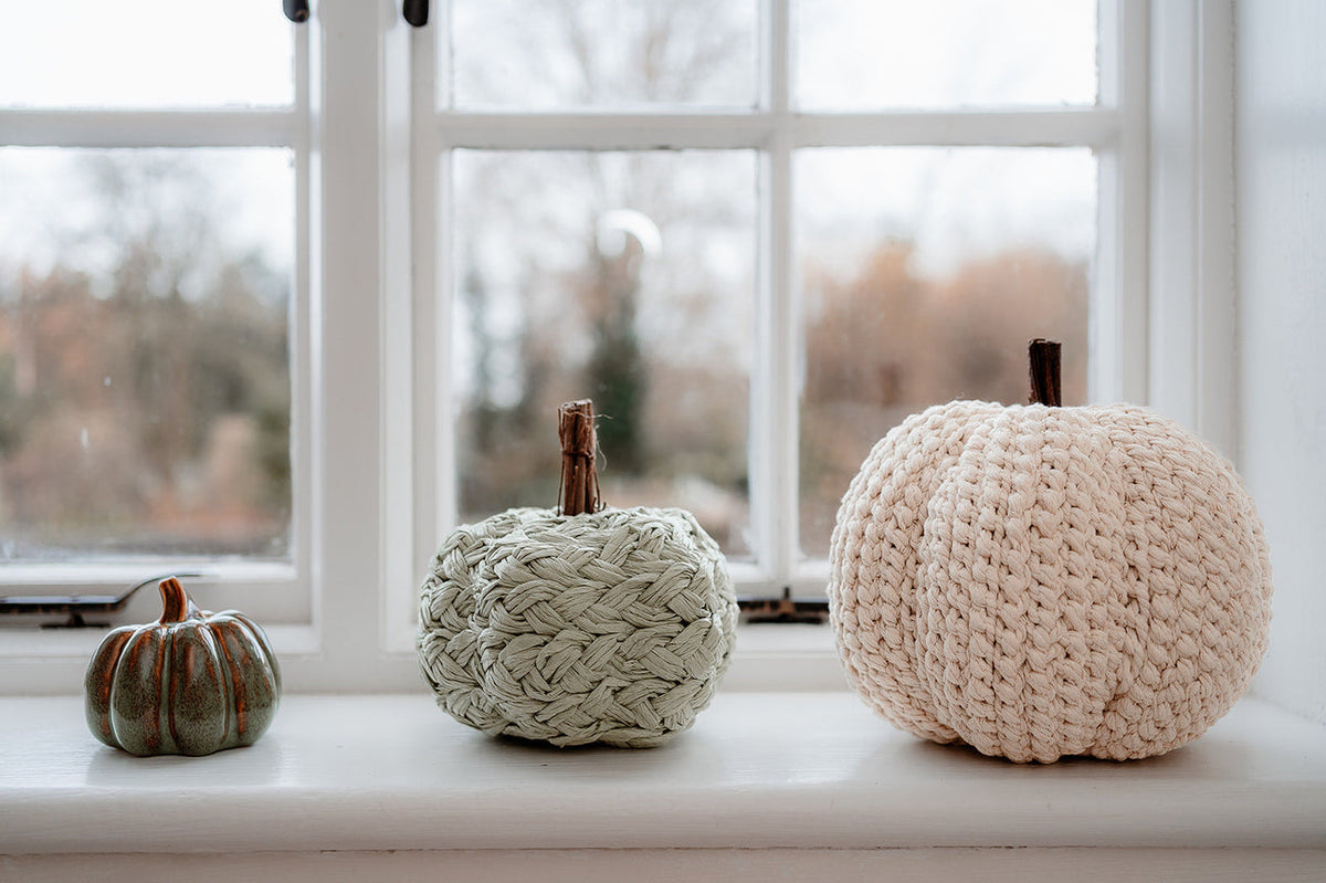 Cable Knit Cream Pumpkin Large