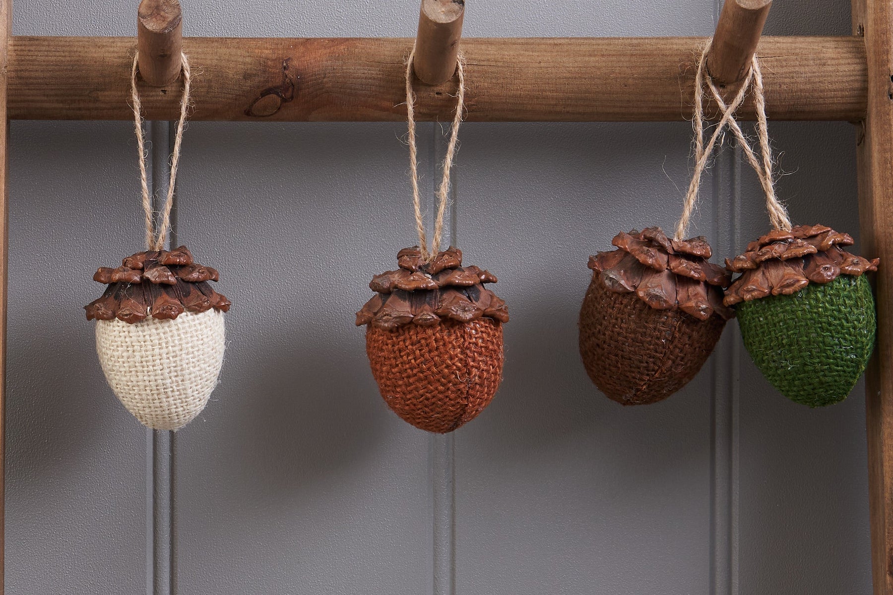 Hanging Acorns Set of 4