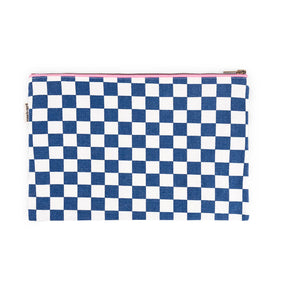 LILI FLAT POUCH CHECKERBOARD ECRU / NAVY BLUE