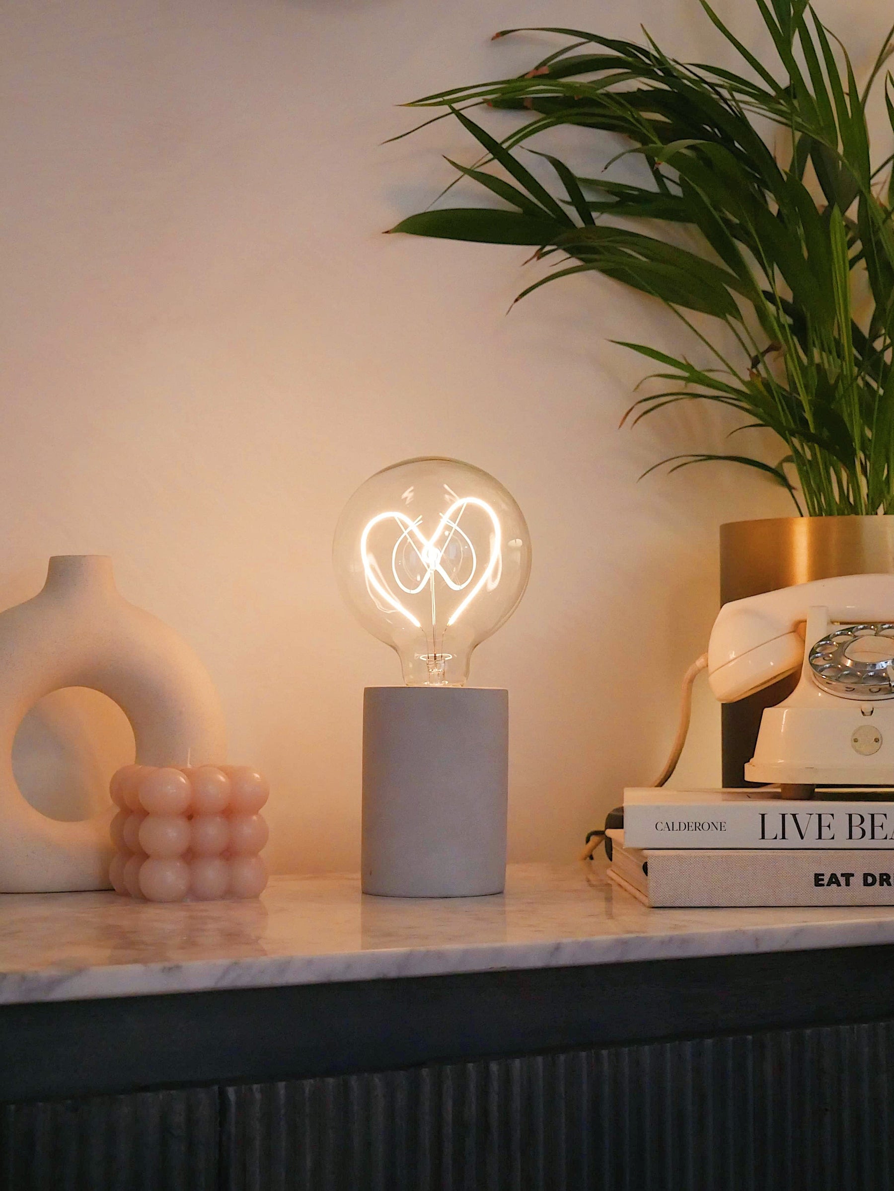 LED Filament Bulb White Heart Screw Down